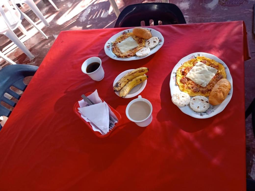 فيلافيجا Hostal Sarita المظهر الخارجي الصورة